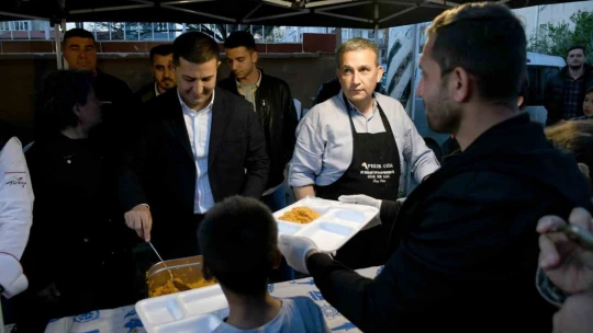 Kuşadası Belediyesi'nden Ramazan ayında 15 bin kişilik iftar yemeği