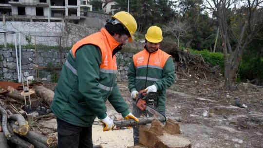 Kuşadası Belediyesi'nden vatandaşlara kış desteği