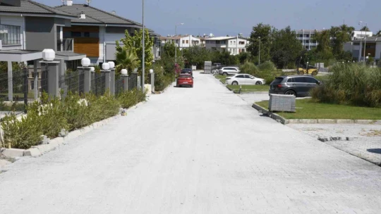 Kuşadası Belediyesi'nin Güzelçamlı Mahallesi'ndeki çalışmaları hız kesmiyor