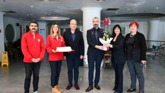 Kuşadası Belediyesi sağlık çalışanlarını unutmadı