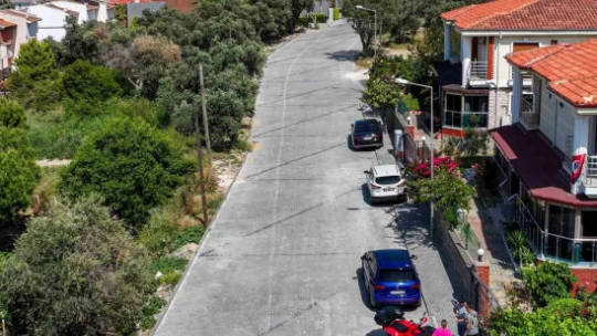 Kuşadası Belediyesi yol yapım sezonuna hızlı başladı