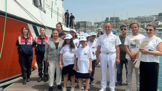 Kuşadası denizinde dip temizliği yapıldı