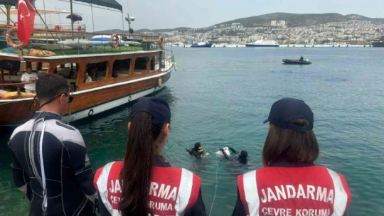 Kuşadası denizinde dip temizliği yapıldı