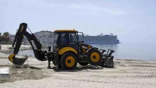 Kuşadası halk plajlarına 'bayram' dokunuşu