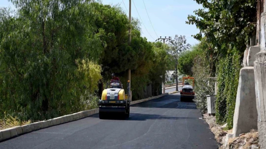 Kuşadası modern ve konforlu yollara kavuşmaya devam ediyor