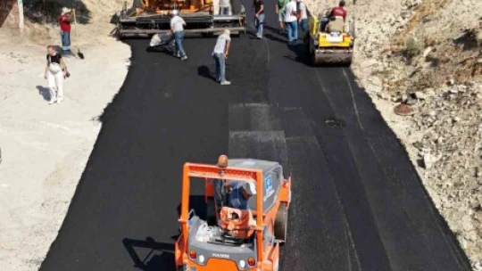 Kuşadası modern ve konforlu yollara kavuşmaya devam ediyor