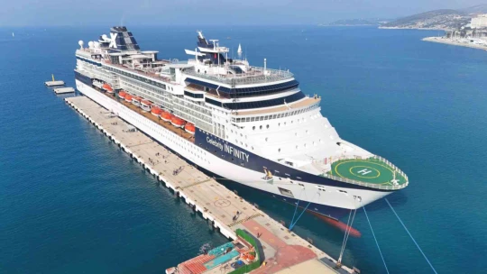 Kuşadası'na Şubat ayının ilk kruvaziyer gemisi 2 bin 161 turist getirdi