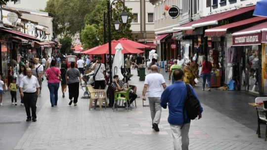 Kuşadası'na tatilci akını başladı