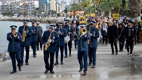 Kuşadası'nda '3 Aralık Dünya Engelliler Günü' kutlandı