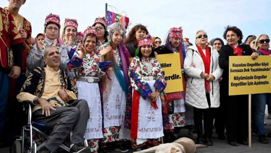 Kuşadası'nda '3 Aralık Dünya Engelliler Günü' kutlandı