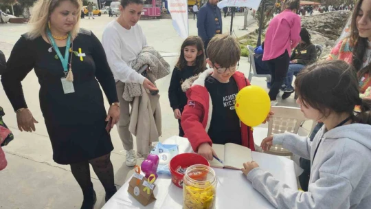 Kuşadası'nda 'Erken Tanı, Sağlıklı Gelecek' etkinliği fark oluşturdu