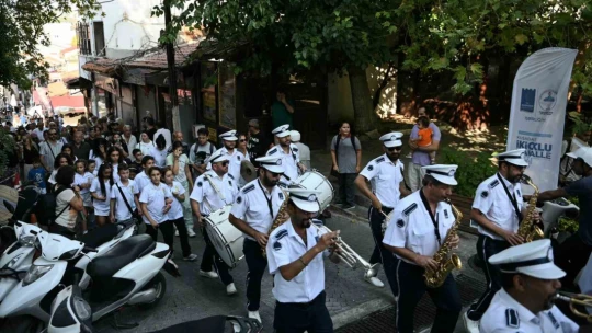 Kuşadası'nda 'İkioklu Şenliği' başladı