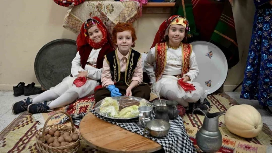 Kuşadası'nda 'Yerli Malı Haftası'nda' öğrencilerden renkli etkinlik