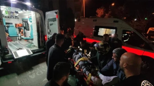 Kuşadası'nda 2 motosiklet kafa kafaya çarpıştı... O anlar kamerada