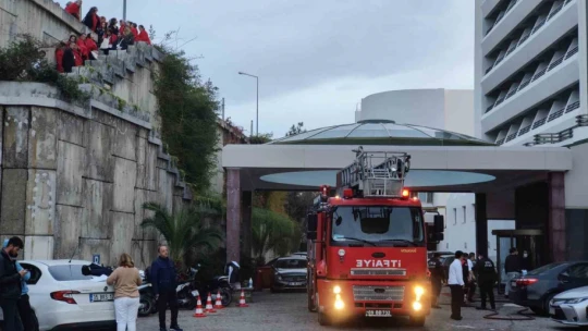 Kuşadası'nda 5 yıldızlı otelde yangın çıktı