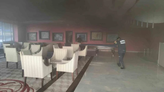 Kuşadası'nda 5 yıldızlı otelde yangın çıktı