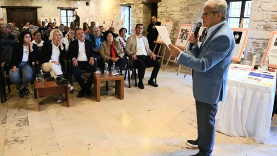 Kuşadası'nda Atatürk ile ilgili söyleşi düzenlendi