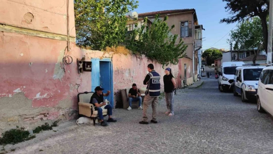 Kuşadası'nda aynı mahallede iki şüpheli ölüm