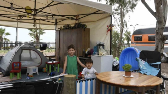 Kuşadası'nda bayram tatilinin gözdesi 'Ada Camping' oldu
