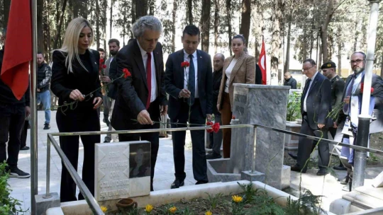 Kuşadası'nda Çanakkale Zaferi'nin yıl dönümü kutlandı