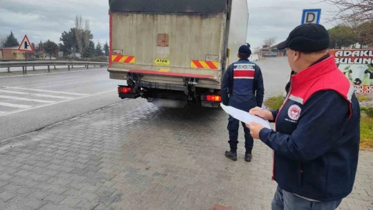 Kuşadası'nda canlı hayvan taşıyan araçlar denetlendi