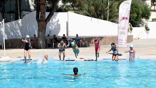 Kuşadası'nda çocuklar yaz spor okuluyla tatili keyifli geçiriyor