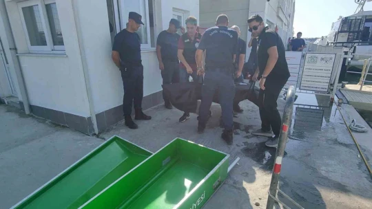 Kuşadası'nda denizde erkek cesedi bulundu