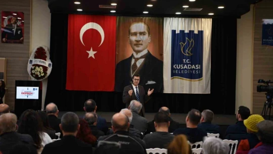 Kuşadası'nda deprem paneli düzenlendi