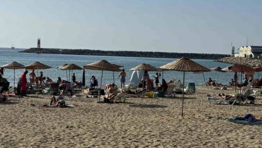 Kuşadası'nda Ekim'de deniz keyfi