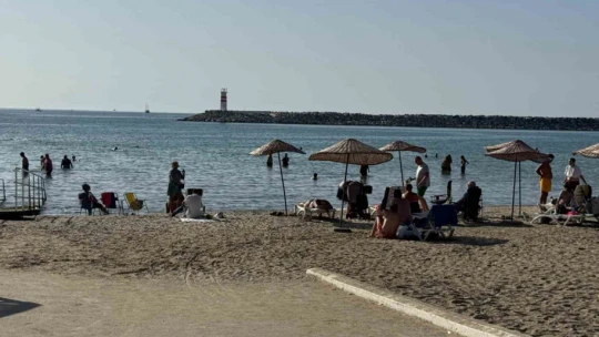 Kuşadası'nda Ekim'de deniz keyfi