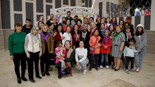 Kuşadası'nda engelsiz yeni yıl partisi
