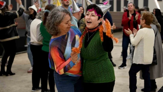Kuşadası'nda engelsiz yeni yıl partisi