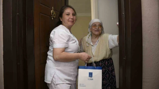 Kuşadası'nda erken Anneler Günü sürprizi