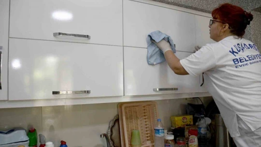 Kuşadası'nda Evde Bakım Birimi hizmetlerini sürdürüyor
