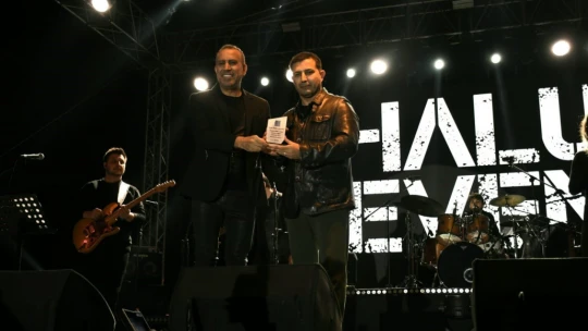 Kuşadası'nda Haluk Levent Rüzgârı