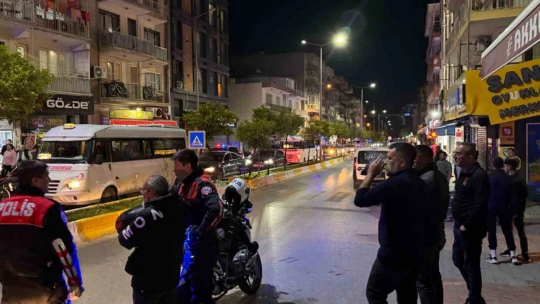 Kuşadası'nda iki grup arasında sopalı kavga