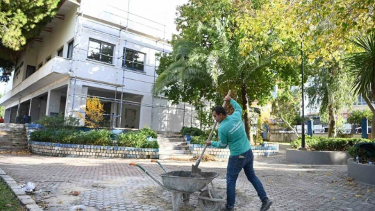 Kuşadası'nda İkinci Bahar ve Gençlik Merkezi'nin yapımına başlandı