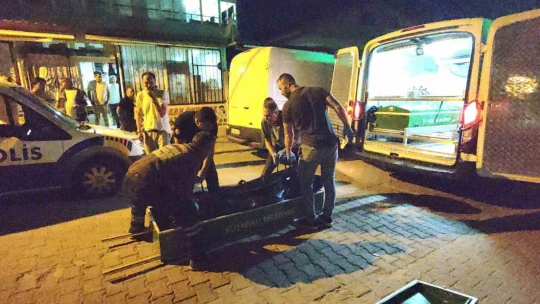 Kuşadası'nda iş yerinde ölü bulundu