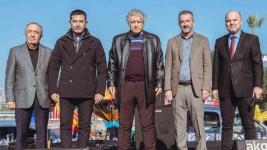 Kuşadası'nda Karadeniz rüzgarı esti