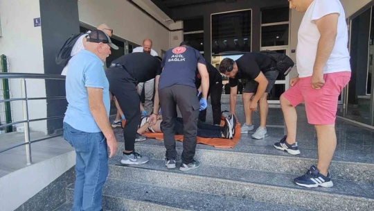 Kuşadası'nda kiracı dehşeti: Ev sahibini bıçakladı