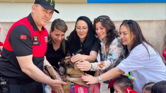 Kuşadası'nda minik öğrencilere jandarma tanıtıldı