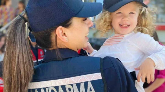 Kuşadası'nda minik öğrencilere jandarma tanıtıldı