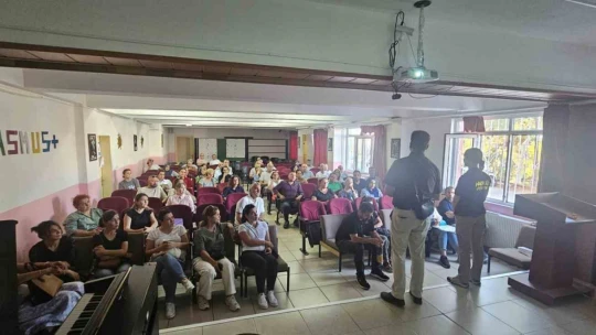 Kuşadası'nda Narko Gençlik ve Narkorehber eğitimleri düzenlendi
