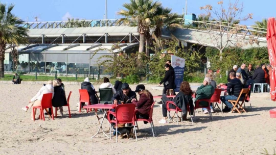 Kuşadası'nda ocak ayında bahar havası