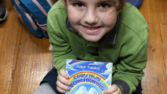 Kuşadası'nda öğrenciler 'Ebru'nun Renkli Dünyası' ile tanıştı
