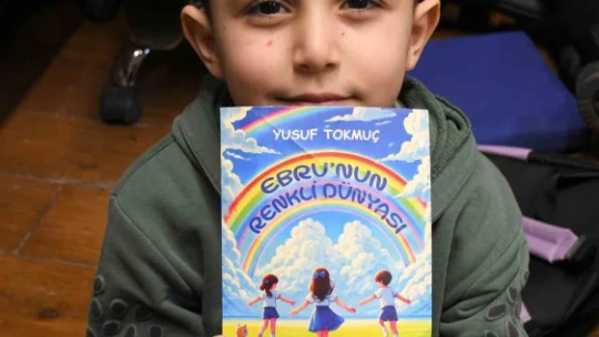 Kuşadası'nda öğrenciler 'Ebru'nun Renkli Dünyası' ile tanıştı