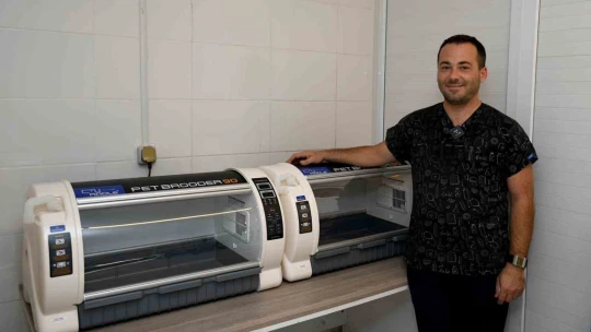 Kuşadası'nda öğrenciler can dostları besledi