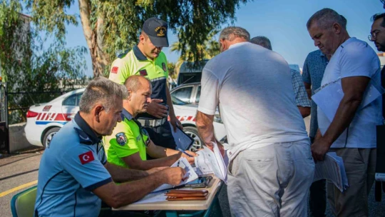 Kuşadası'nda okul servisleri denetlendi