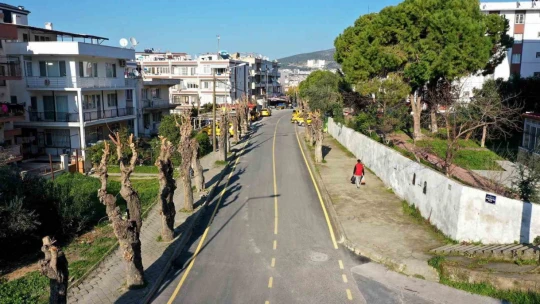 Kuşadası'nda okul yolları güvenli hale getiriliyor