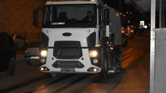 Kuşadası'nda semt pazarları ardından temizlik seferberliği